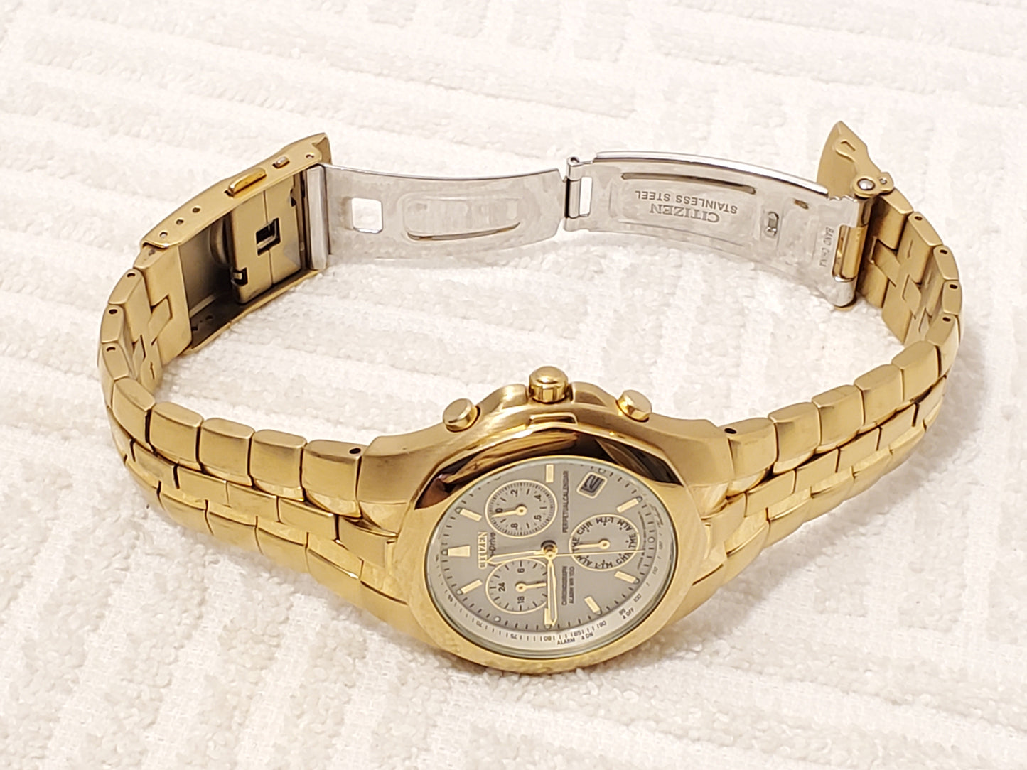 Citizen Eco Drive Men's Chronograph Watch Gold Tone Perpetual Calendar Alarm