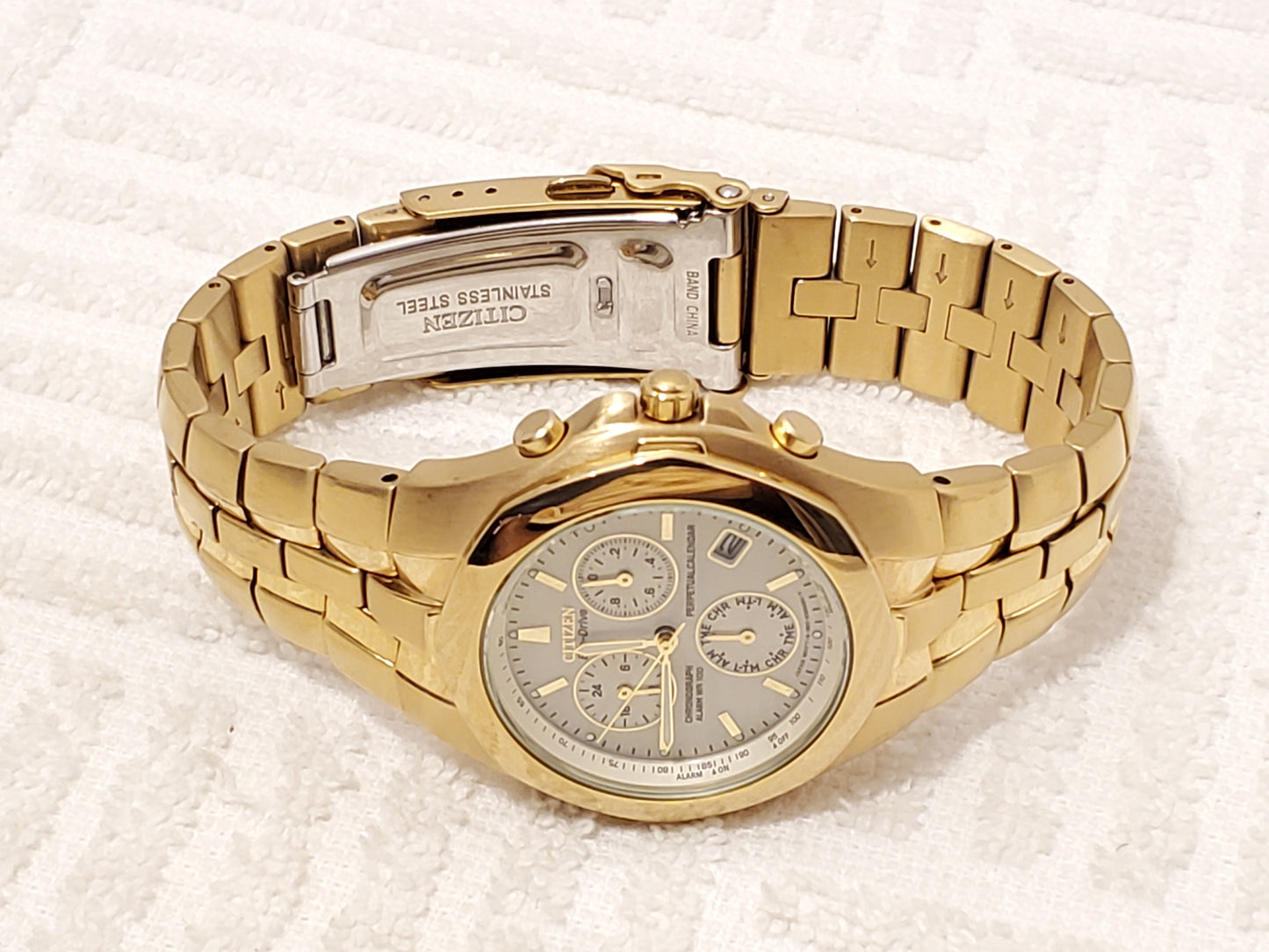 Citizen Eco Drive Men's Chronograph Watch Gold Tone Perpetual Calendar Alarm