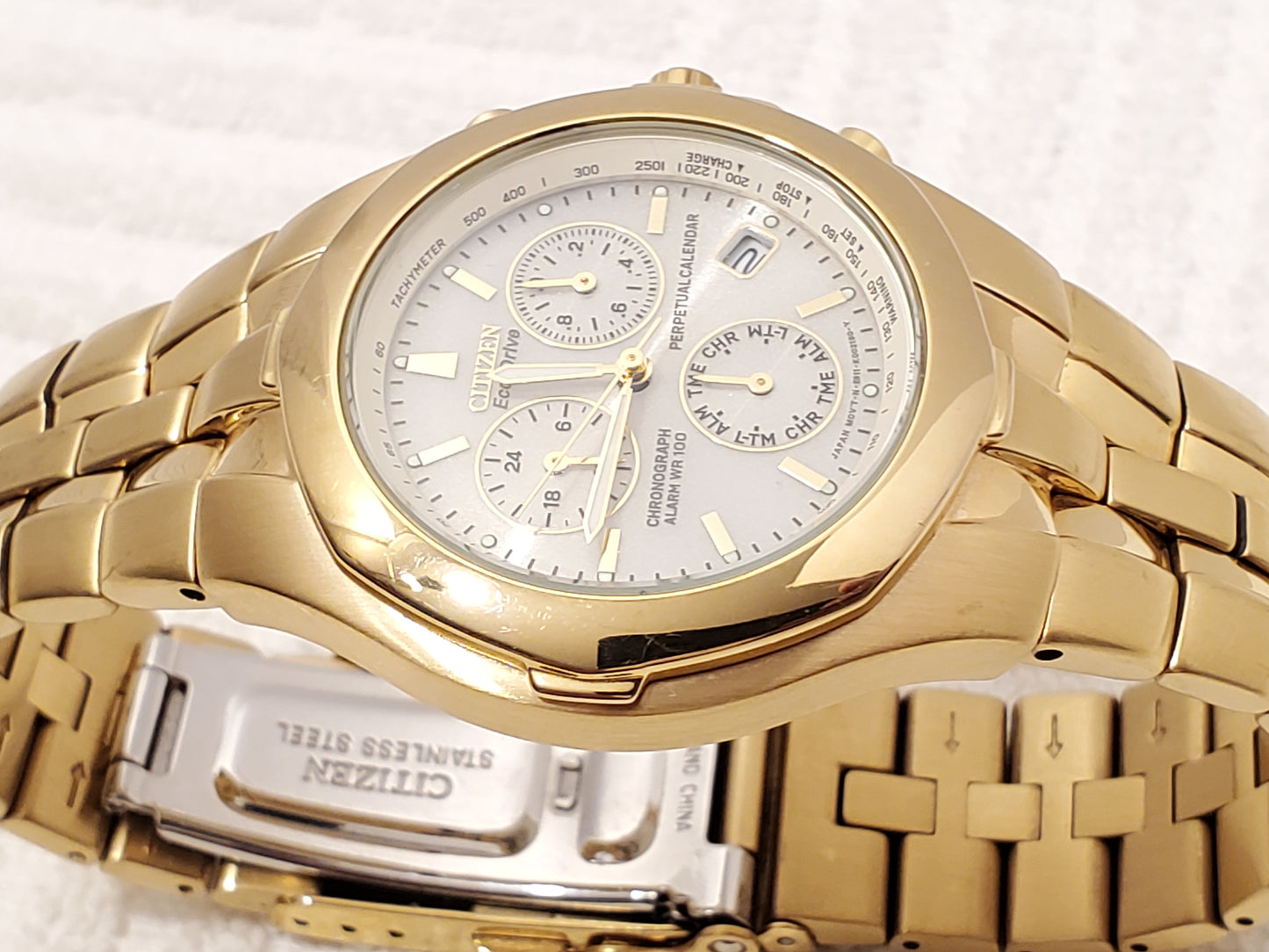 Citizen Eco Drive Men's Chronograph Watch Gold Tone Perpetual Calendar Alarm