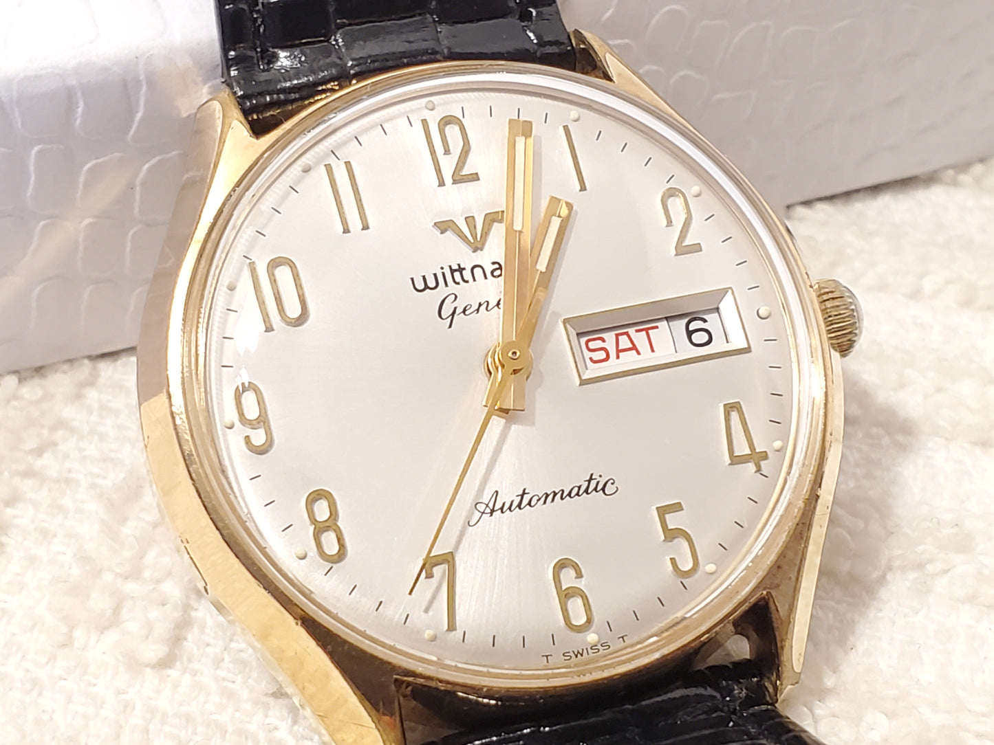Vintage Wittnauer Geneve Automatic Men's Watch Day Date Silver Dial Luminous Hands Seventeen Jewels Black Leather Strap