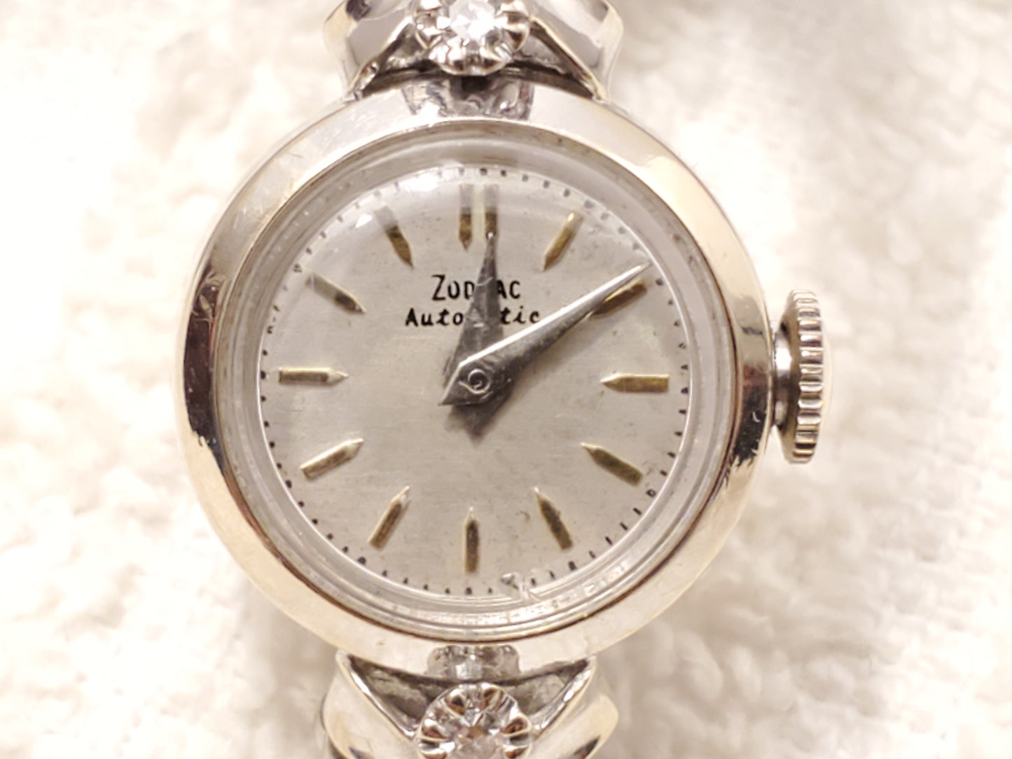 Vintage Zodiac Automatic 14K White Gold Case Swiss Made Watch Four Diamonds Seventeen Jewels