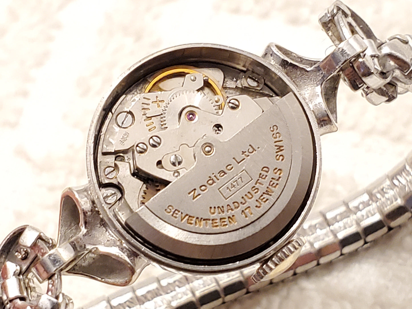 Vintage Zodiac Automatic 14K White Gold Case Swiss Made Watch Four Diamonds Seventeen Jewels