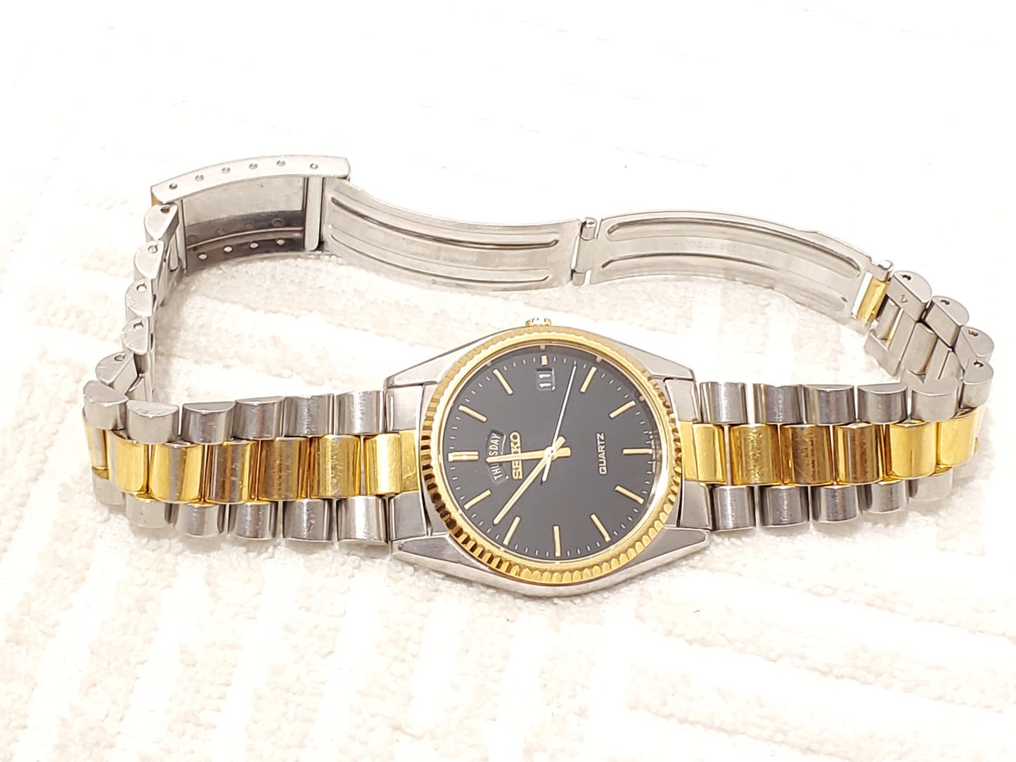 Vintage Seiko Day Date Mens Presidential Quartz Watch Stainless Steel Black Dial