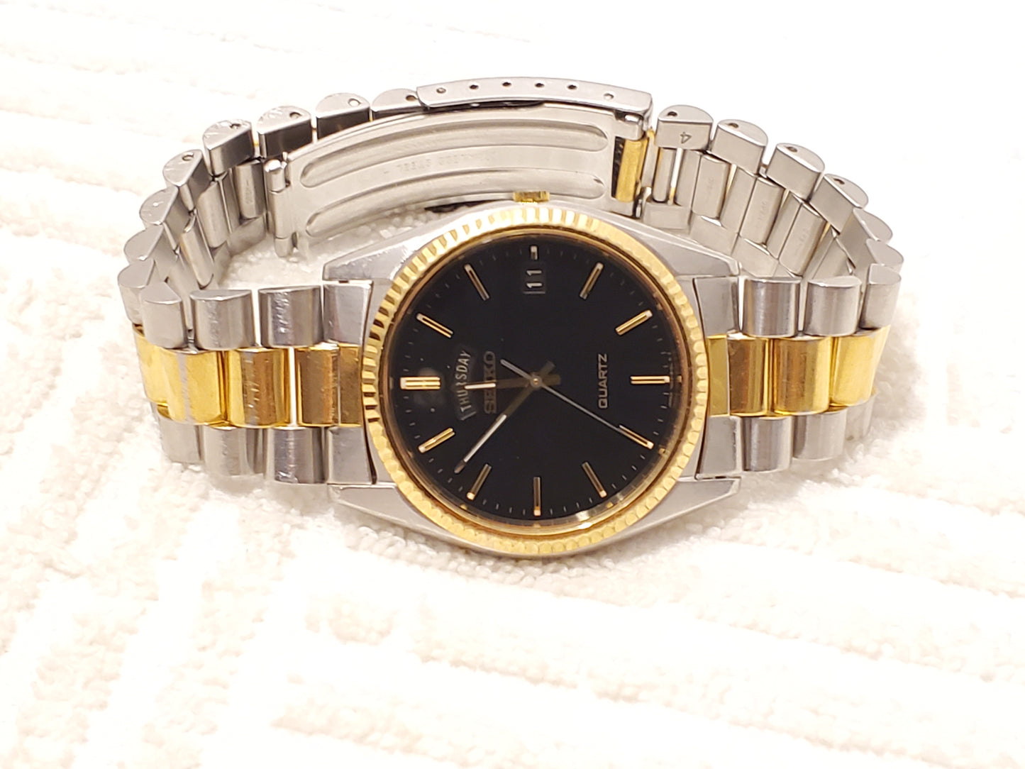 Vintage Seiko Day Date Mens Presidential Quartz Watch Stainless Steel Black Dial