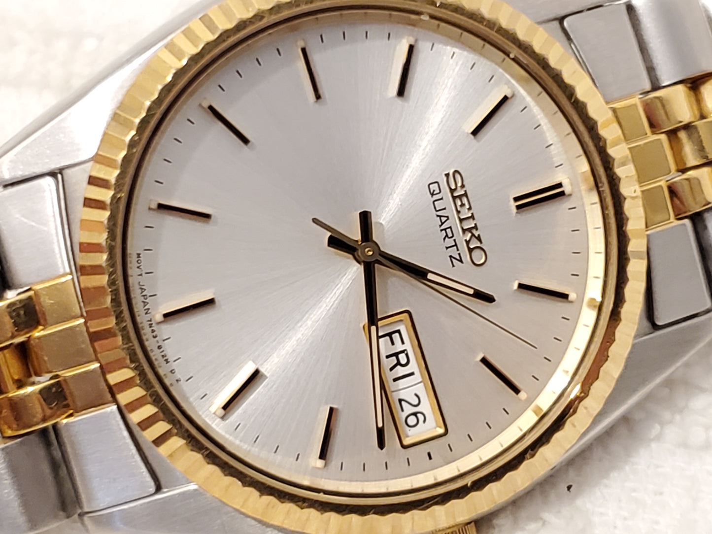 Vintage Seiko Men's Presidential Day Date Watch Silver Dial Gold Tone One Jewel