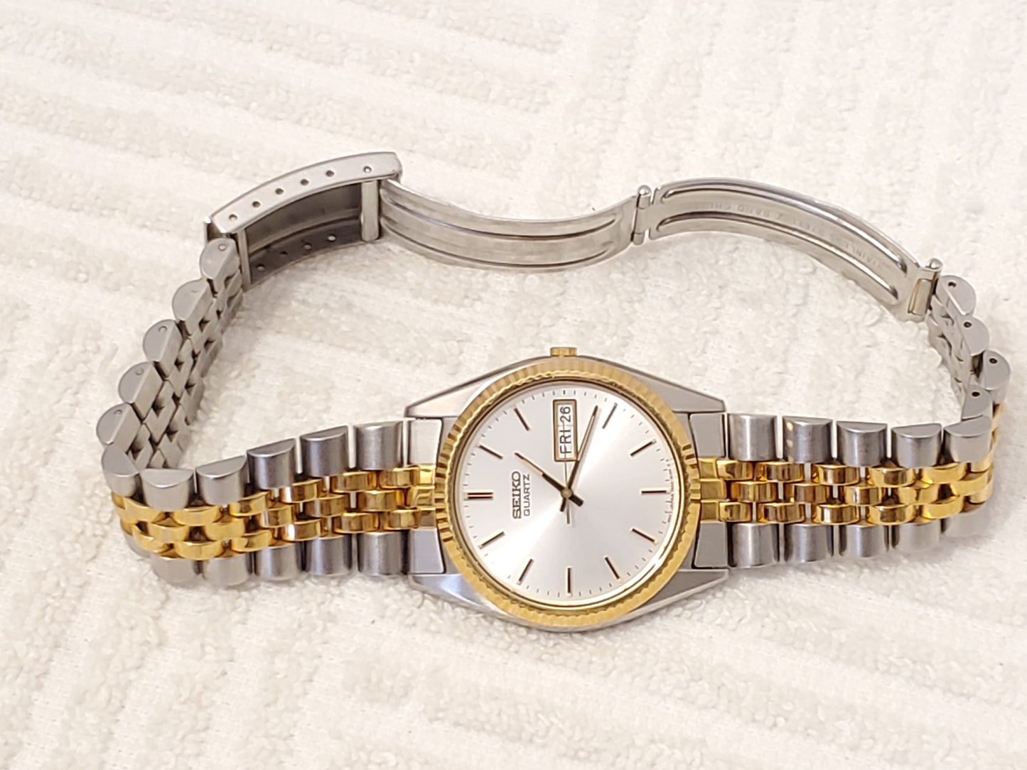 Vintage Seiko Men's Presidential Day Date Watch Silver Dial Gold Tone One Jewel