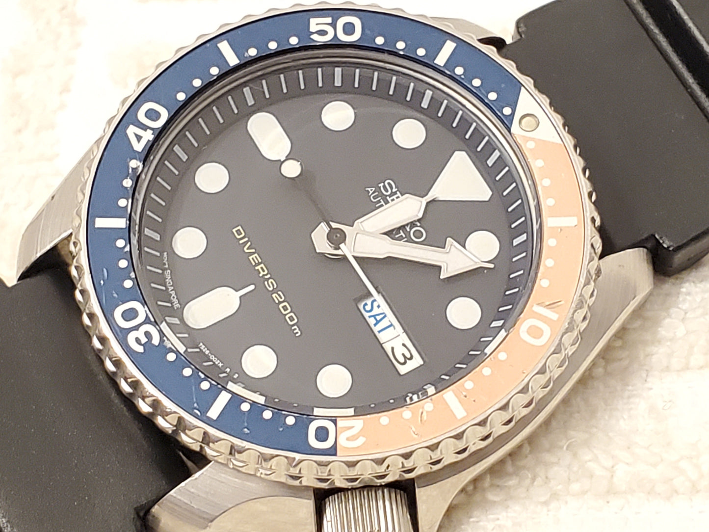 Vintage Seiko Men's Automatic Diver's Watch 21 Jewels Day Date WR 200 Meters SS