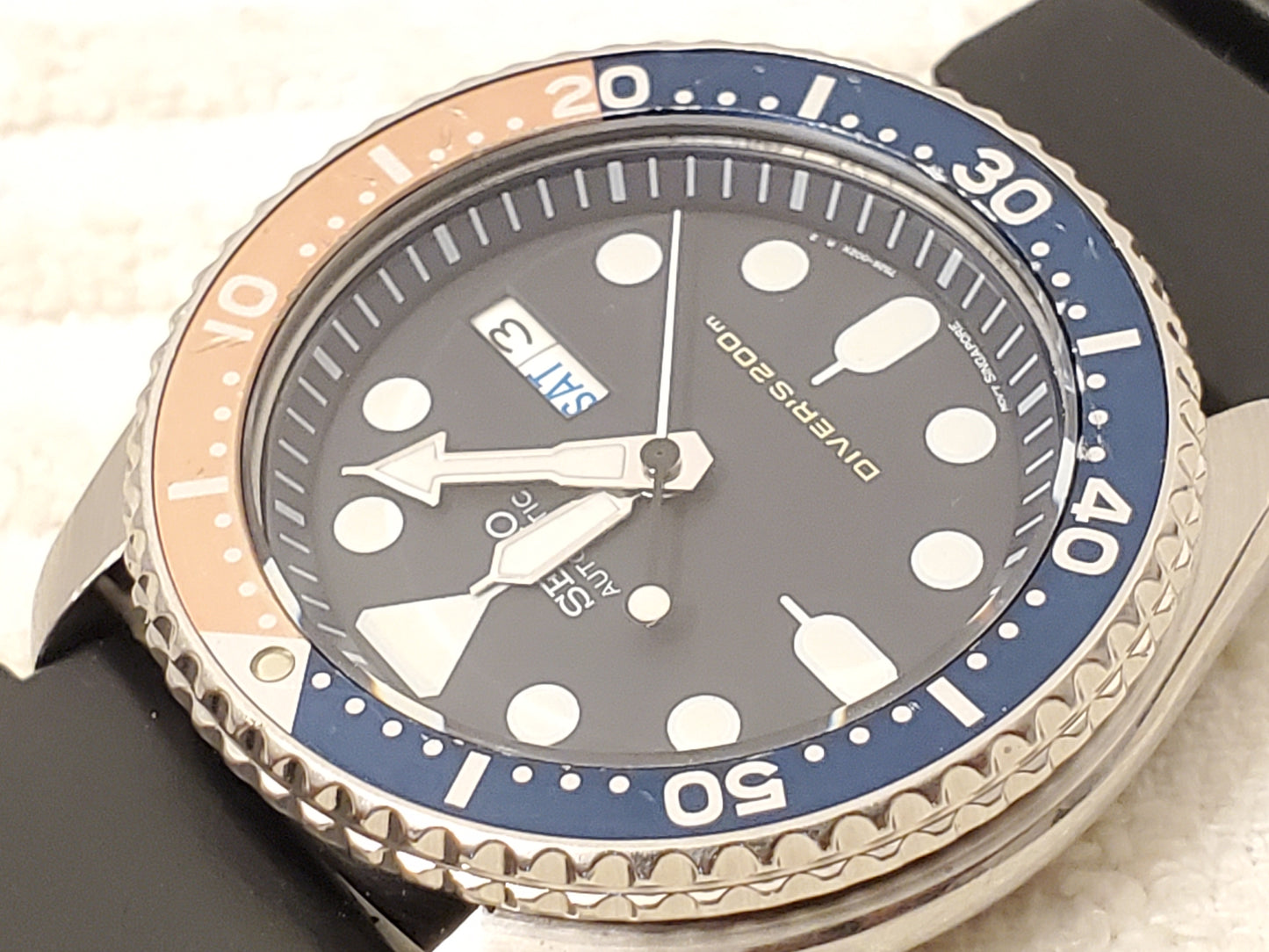 Vintage Seiko Men's Automatic Diver's Watch 21 Jewels Day Date WR 200 Meters SS