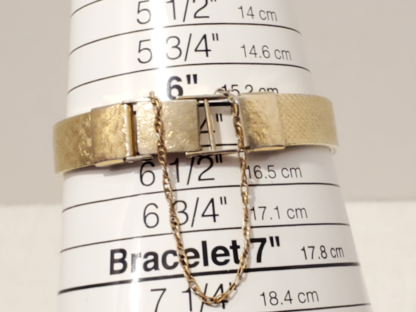 Vintage Seiko Women's Quartz Watch Gold Tone Two Jewels Base Metal Safety Chain