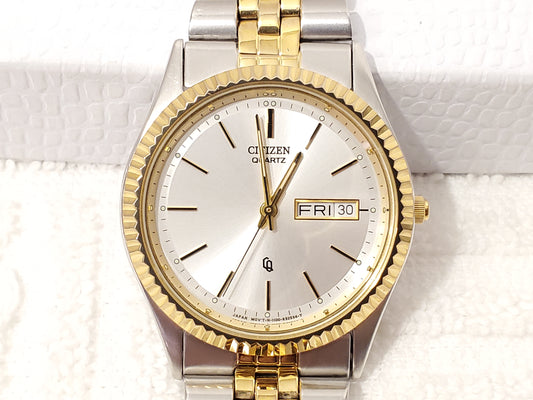 Vintage Citizen Presidental Mens Day Date Quartz Watch Gold Tone Stainless Steel