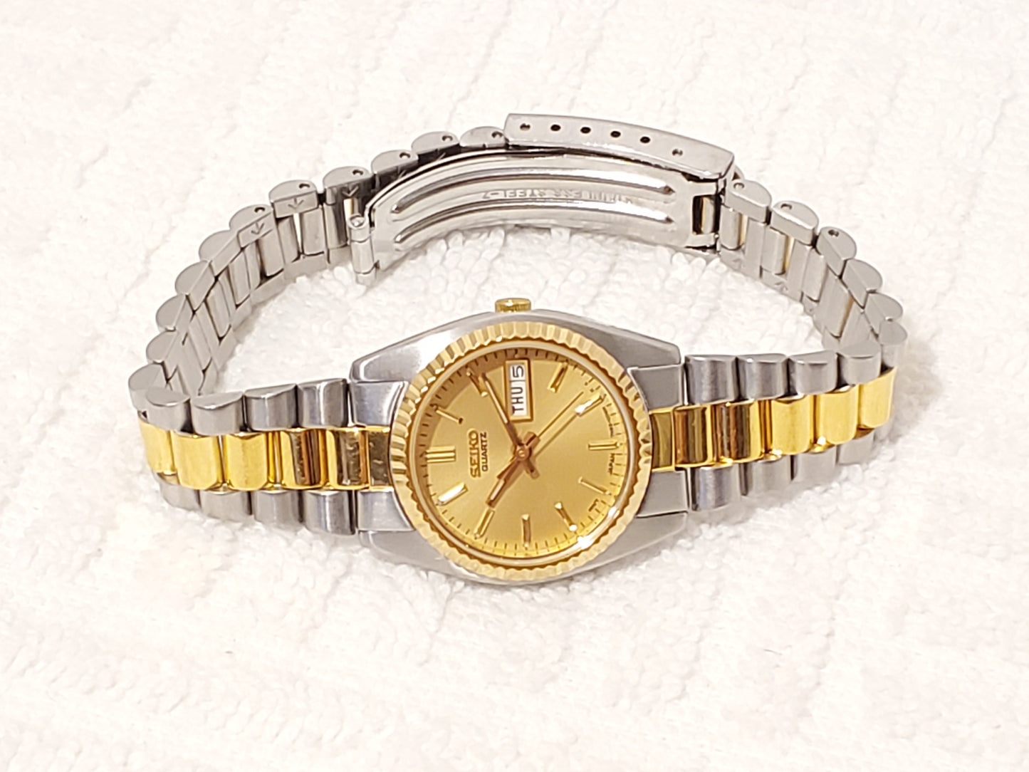 Vintage Seiko Women's Gold Dial Stainless Steel Day Date Quartz Watch Two Tone