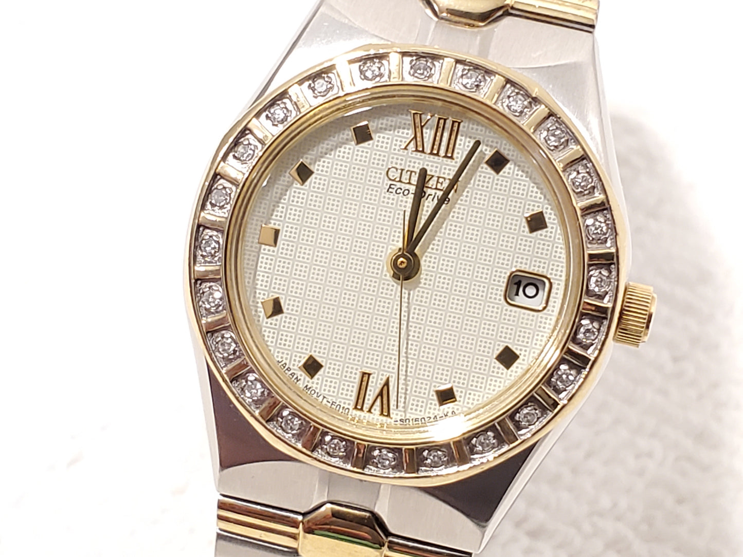Vintage Citizen Eco Drive Women's Watch Date Diamonds Bezel Gold Tone S Steel