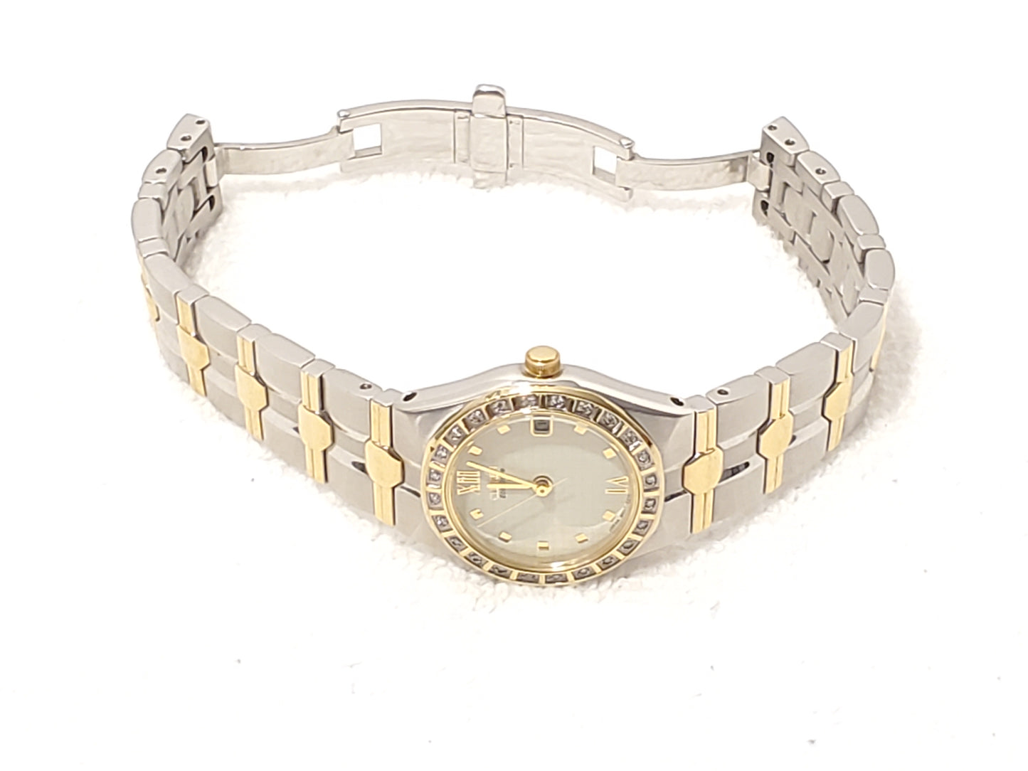 Vintage Citizen Eco Drive Women's Watch Date Diamonds Bezel Gold Tone S Steel