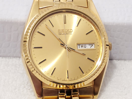 Vintage Seiko Men's Presidential Day Date Quartz Watch Stainless Steel Gold Tone One Jewel