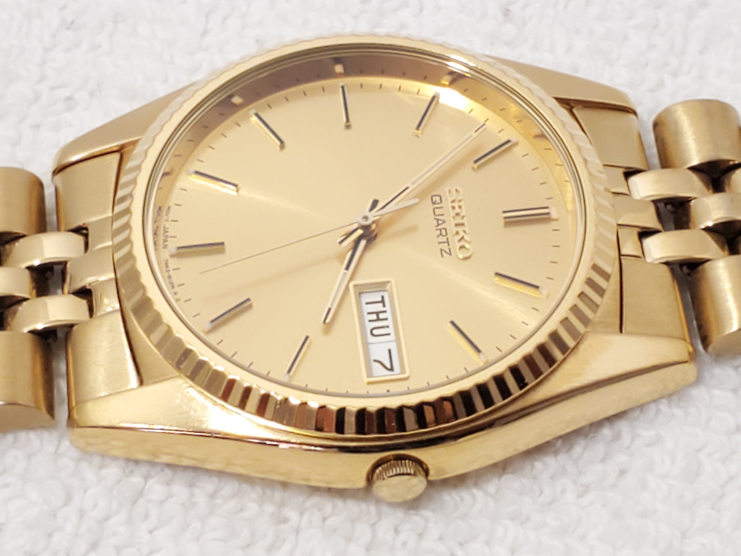 Vintage Seiko Men's Presidential Day Date Quartz Watch Stainless Steel Gold Tone One Jewel