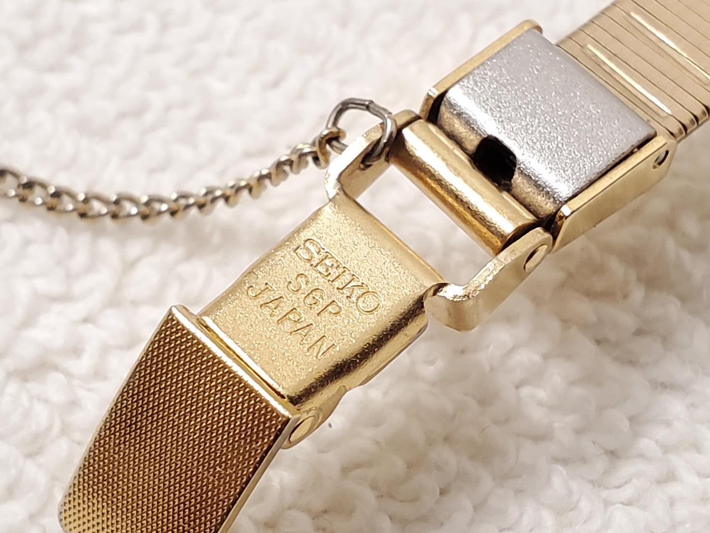 Vintage Seiko Women's Petite Gold Plated Quartz Watch Six Jewels Stainless Steel