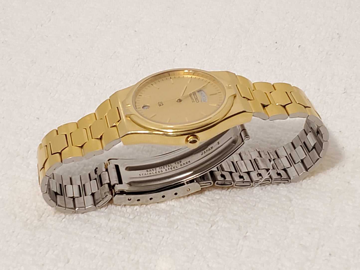 Vintage Seiko SQ Mens Day Date Watch Stainless Steel Gold Plated Three Jewels