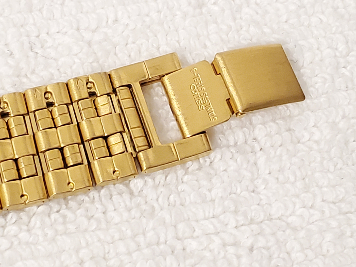 Vintage Seiko Women's Gold Tone Stainless Steel Base Metal Quartz Watch