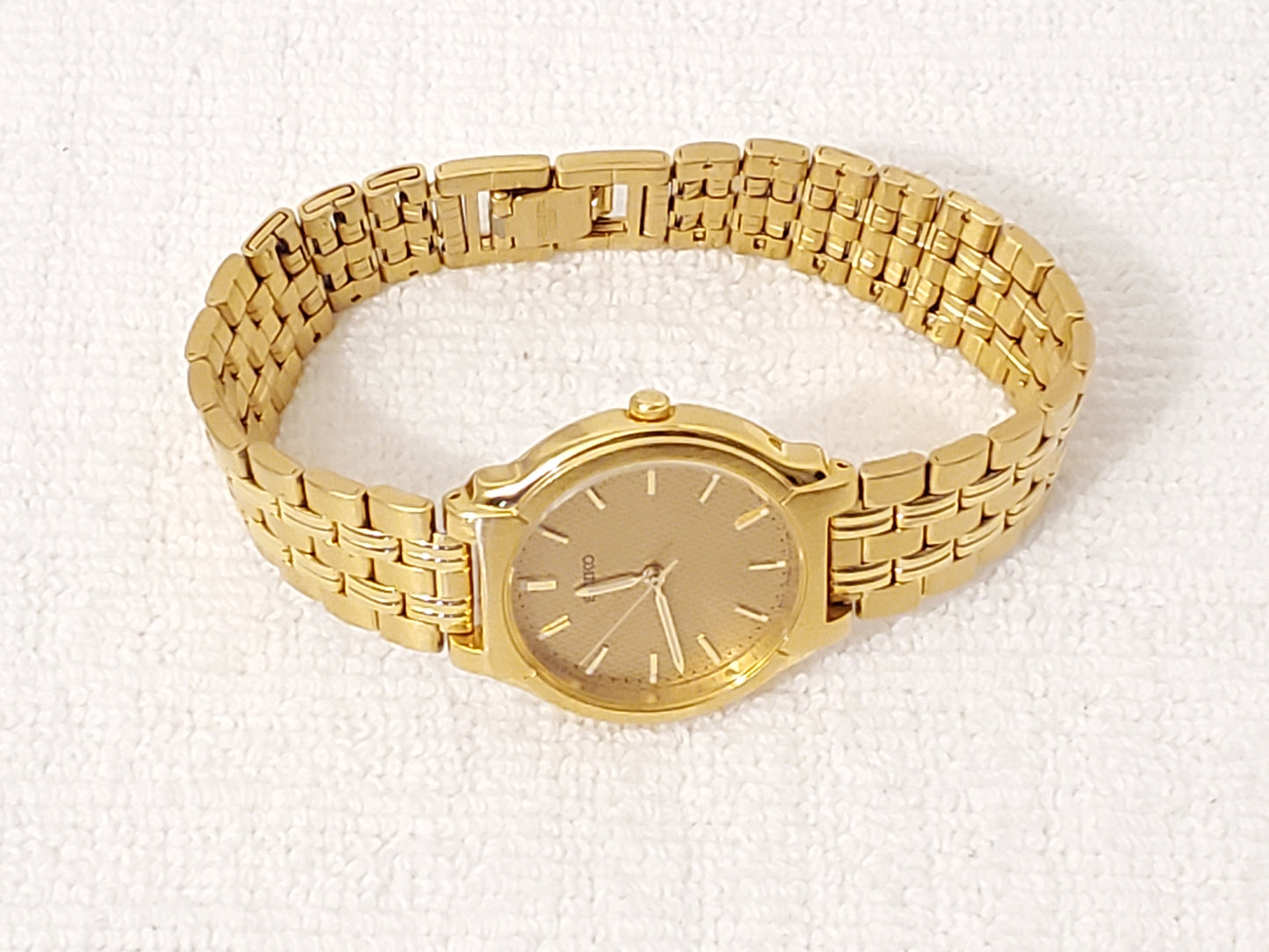 Vintage Seiko Women's Gold Tone Stainless Steel Base Metal Quartz Watch