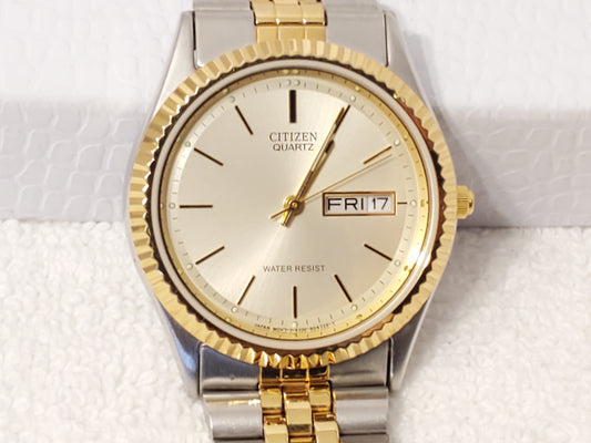 Vintage Citizen Presidental Mens Day Date Quartz Watch Gold Tone Stainless Steel