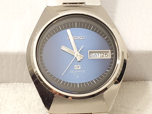 Vintage Seiko SQ 4004 Black Blue Dial Men's Day Date Watch Stainless Steel