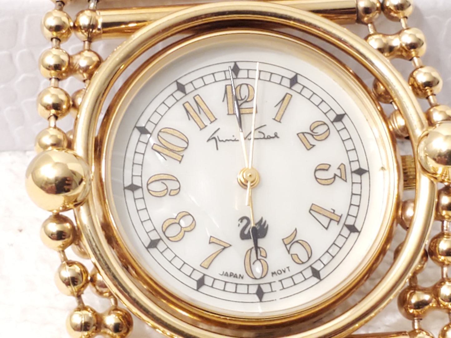 Gloria Vanderbilt Women's Gold Tone Quartz Watch Ivory Dial Stainless Steel