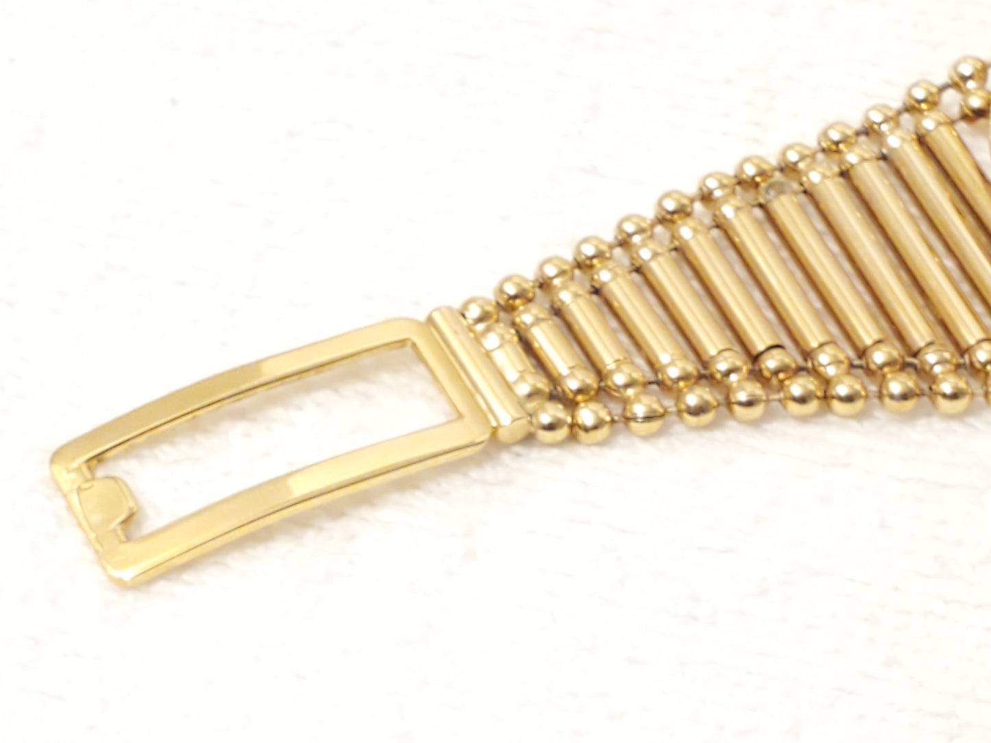 Gloria Vanderbilt Women's Gold Tone Quartz Watch Ivory Dial Stainless Steel