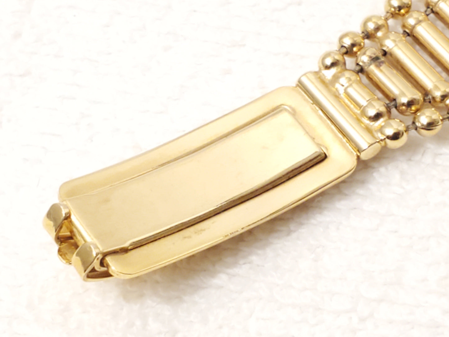 Gloria Vanderbilt Women's Gold Tone Quartz Watch Ivory Dial Stainless Steel