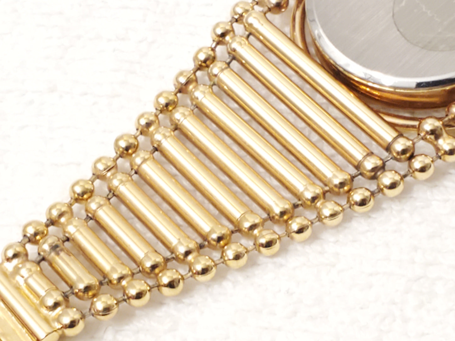 Gloria Vanderbilt Women's Gold Tone Quartz Watch Ivory Dial Stainless Steel