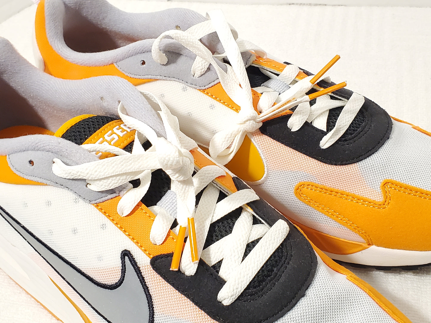 Nike Tennessee Air Max Solo Men's Sneaker FZ4841-001 Orange Black Gray White New