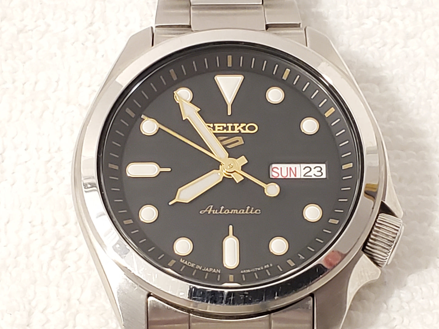 Seiko 5 Automatic Men's Watch Day Date Stainless Steel Black Dial 24 Jewels