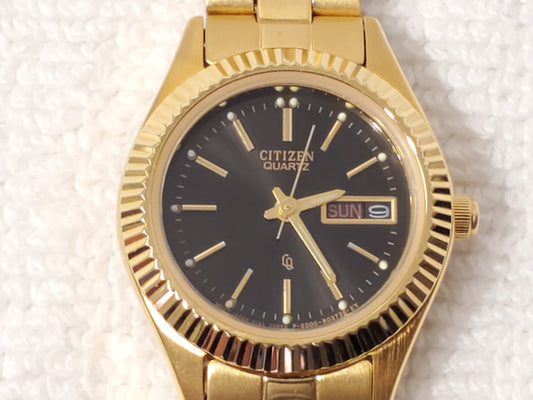 Vintage Citizen CQ Women's Day Date Stainless Steel Gold Tone Watch Black Dial