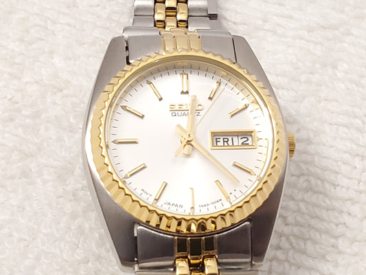 Vintage Seiko Gold Tone Women's Day Date Watch Silver Dial Stainless Steel
