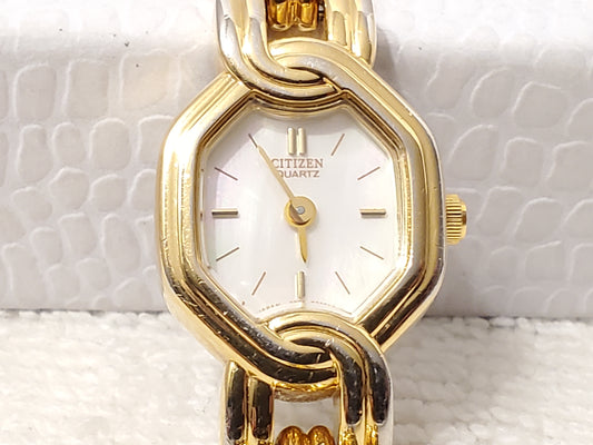 Vintage Citizen Women's Gold Plated Quartz Watch Mother Pearl Dial One Jewel
