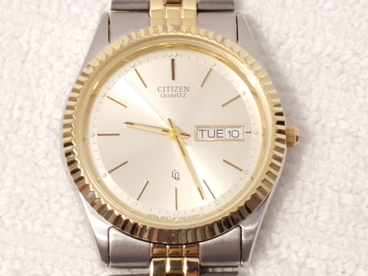 Vintage Citizen Presidental Mens Day Date Quartz Watch Gold Tone Stainless Steel