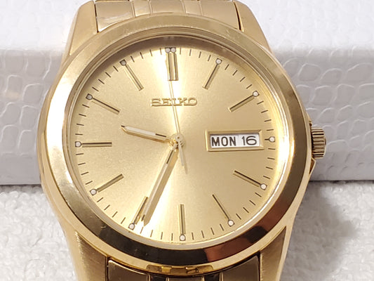 Vintage Seiko Men's Gold Tone Day Date Quartz Watch Stainless Steel One Jewel