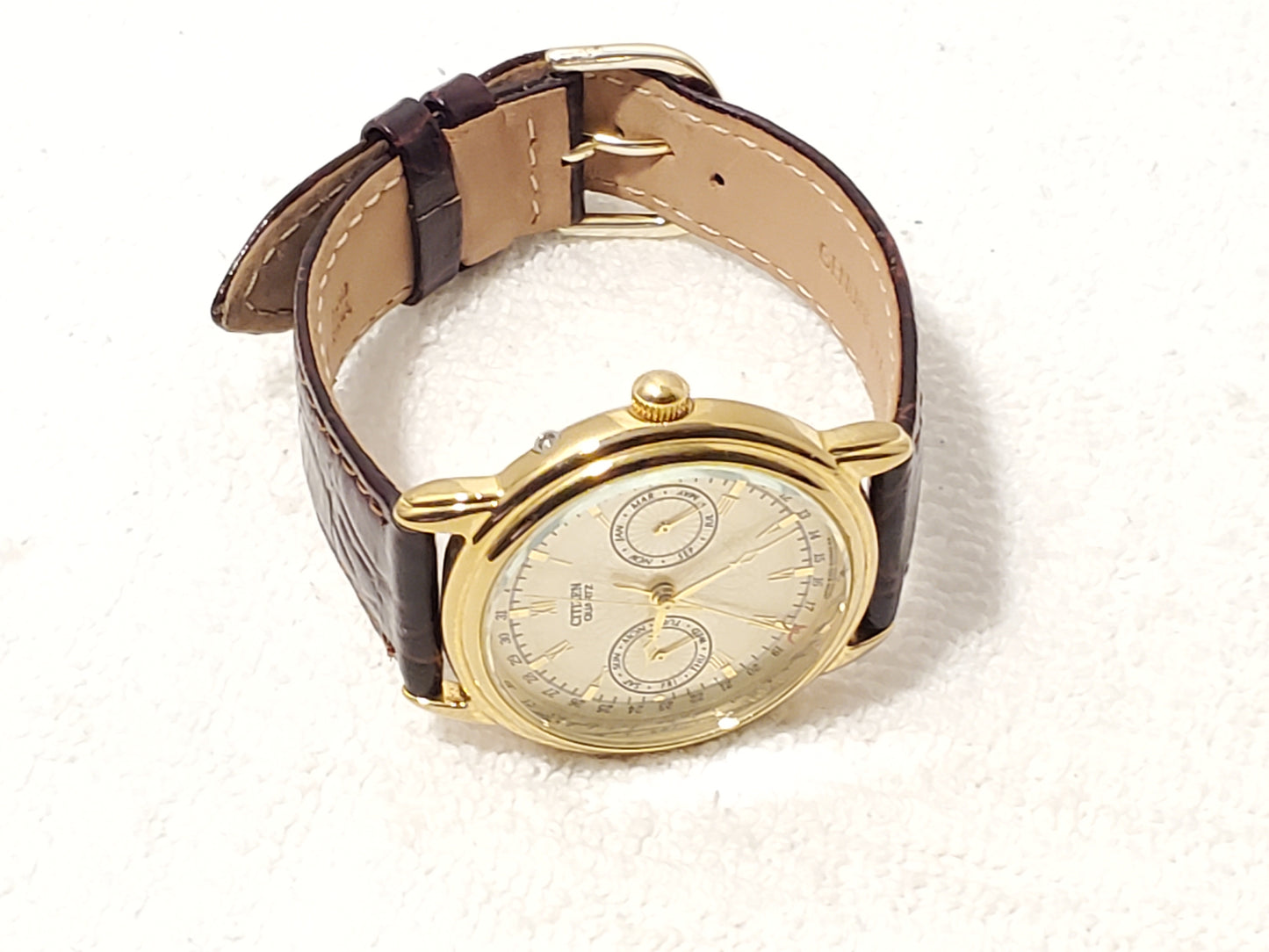 Vintage Citizen Unisex Day Date Month Gold Plated Quartz Watch Brown Leather