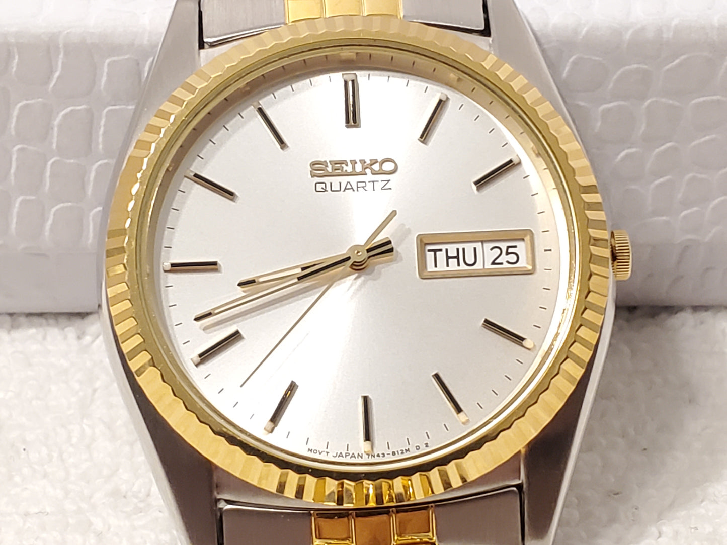 Vintage Seiko Men's Gold Tone Presidential Day Date Watch Silver Dial S Steel