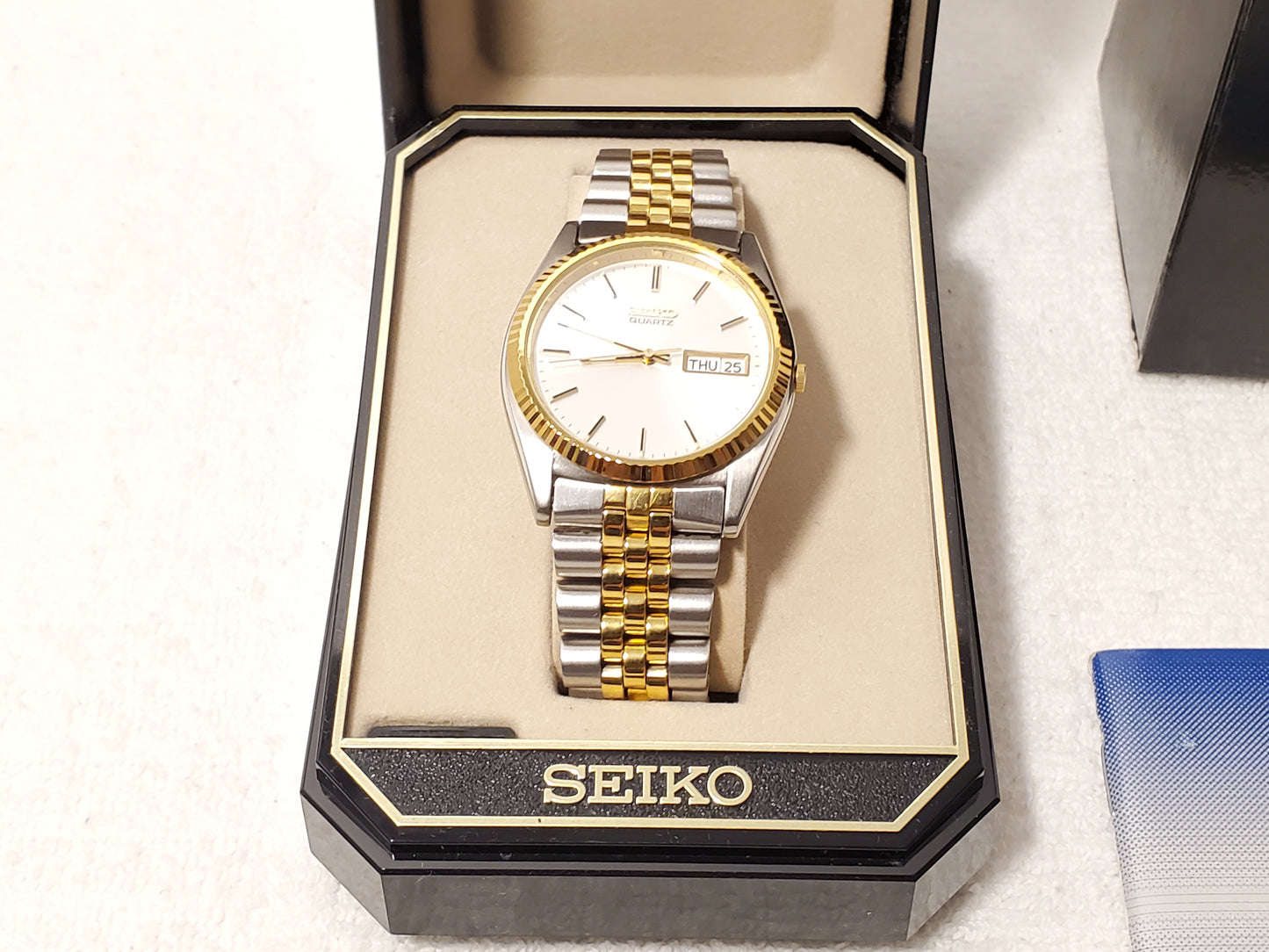 Vintage Seiko Men's Gold Tone Presidential Day Date Watch Silver Dial S Steel