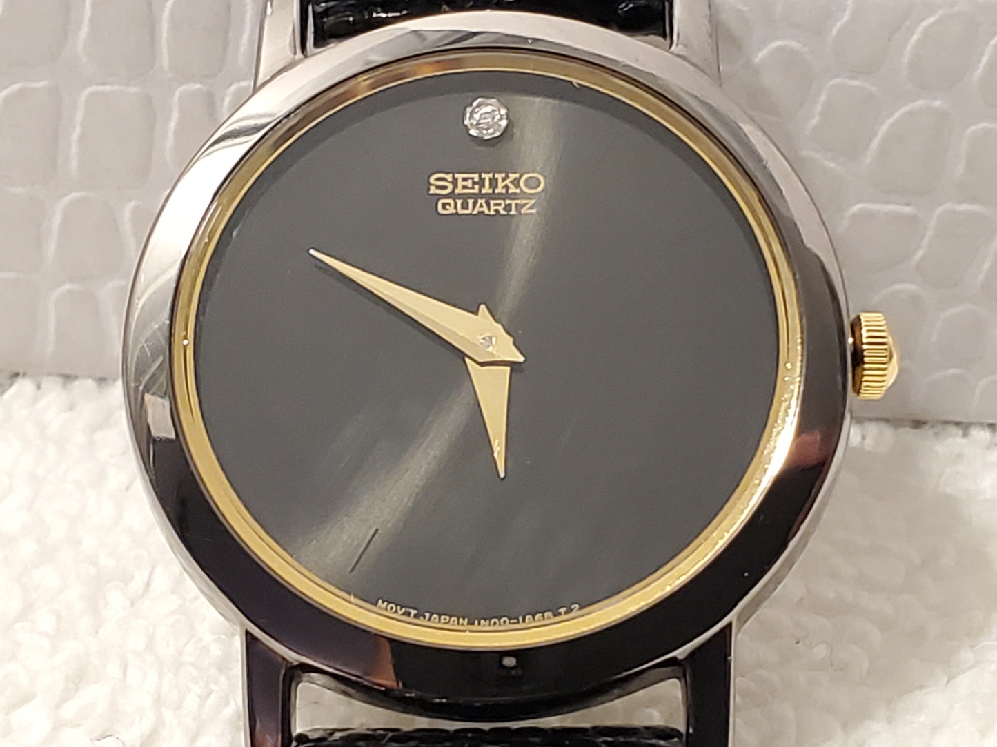 Vintage Seiko Women's Quartz Watch Gold Tone Black Dial Diamond Stainless Steel