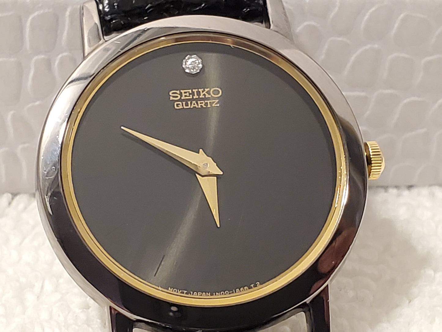 Vintage Seiko Women's Quartz Watch Gold Tone Black Dial Diamond Stainless Steel