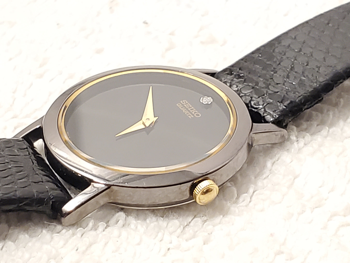 Vintage Seiko Women's Quartz Watch Gold Tone Black Dial Diamond Stainless Steel
