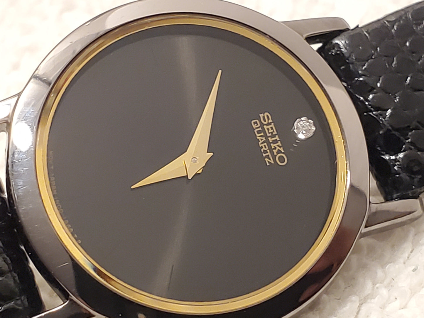 Vintage Seiko Women's Quartz Watch Gold Tone Black Dial Diamond Stainless Steel