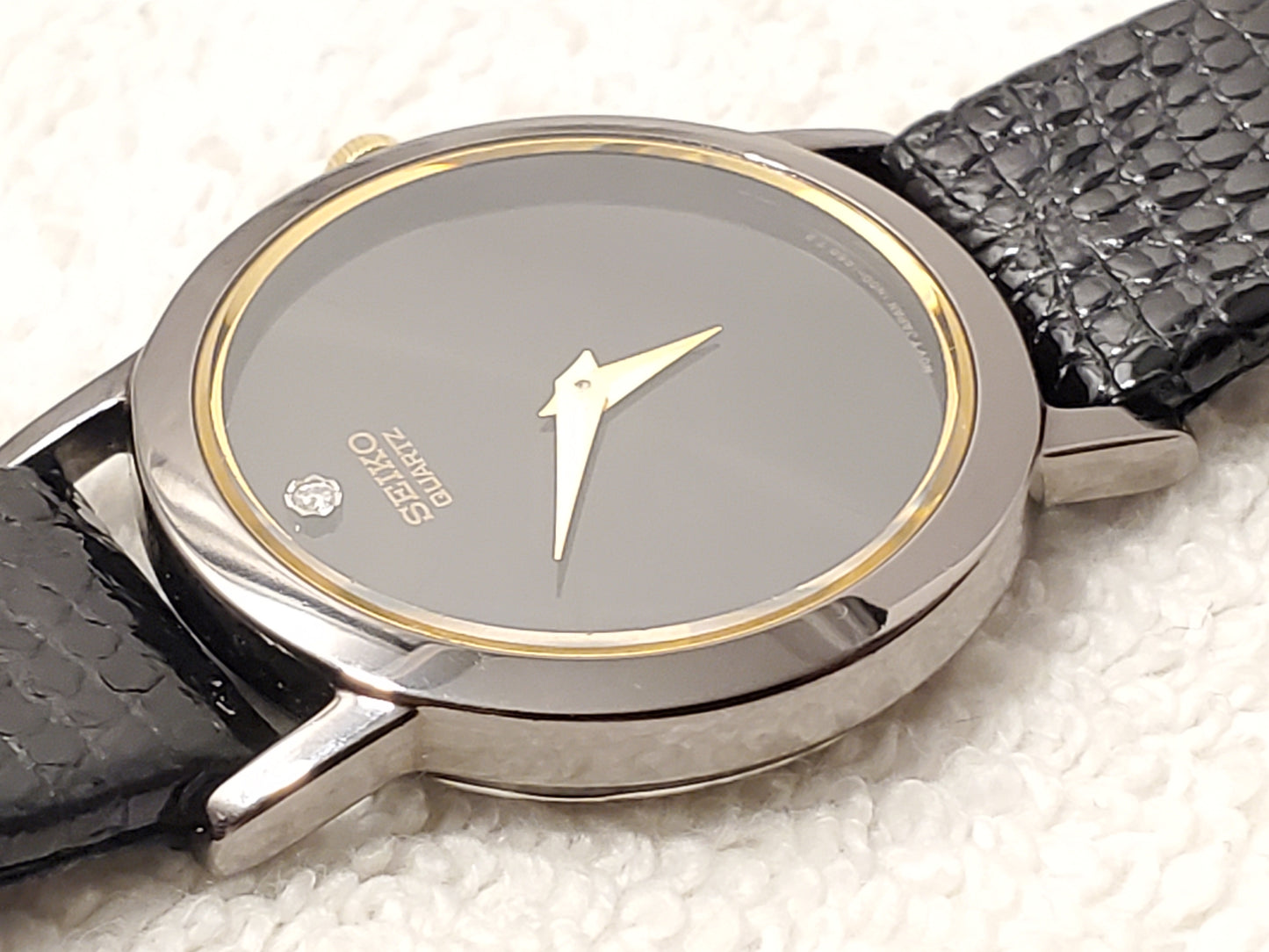 Vintage Seiko Women's Quartz Watch Gold Tone Black Dial Diamond Stainless Steel
