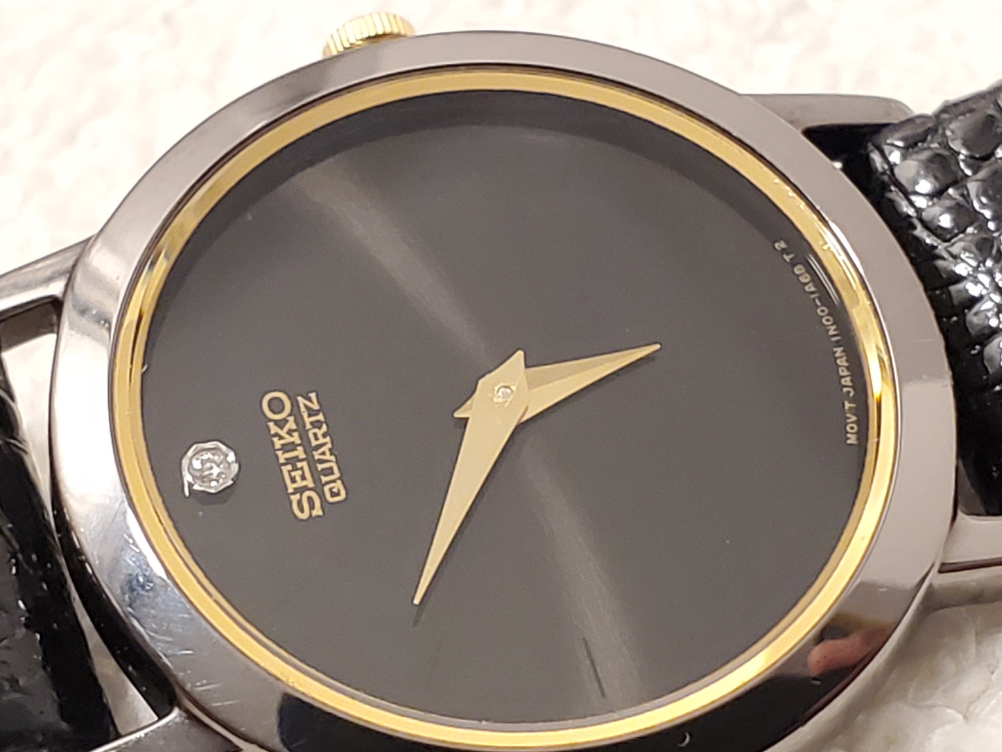 Vintage Seiko Women's Quartz Watch Gold Tone Black Dial Diamond Stainless Steel