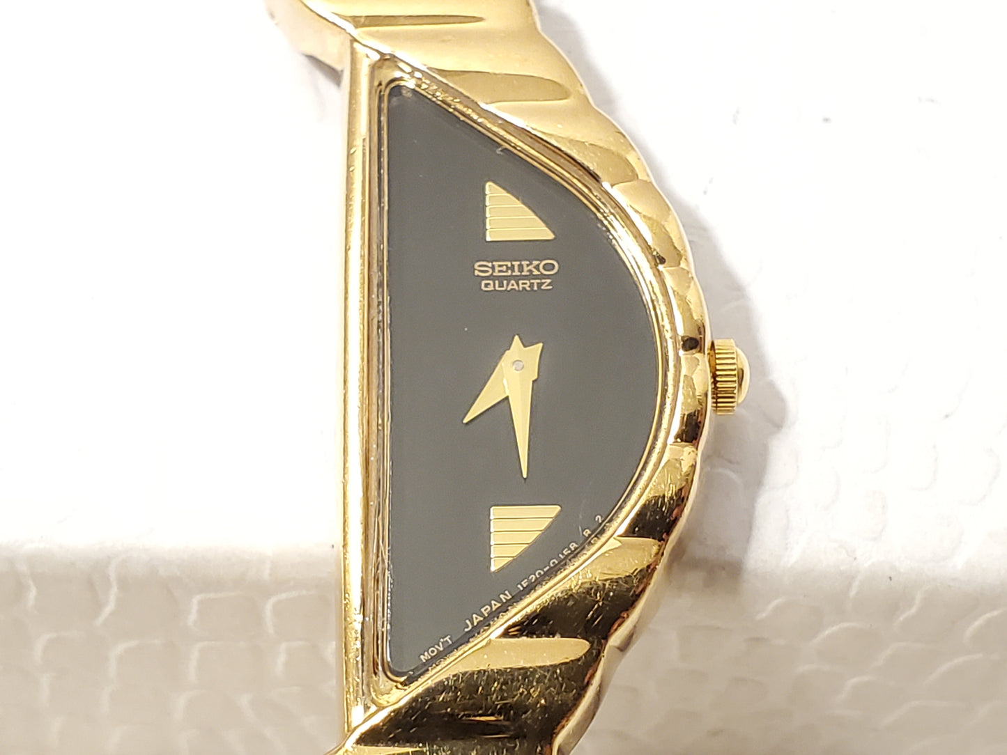 Vintage Seiko Half Moon Womens Quartz Watch Stainless Steel Black Dial Gold Tone