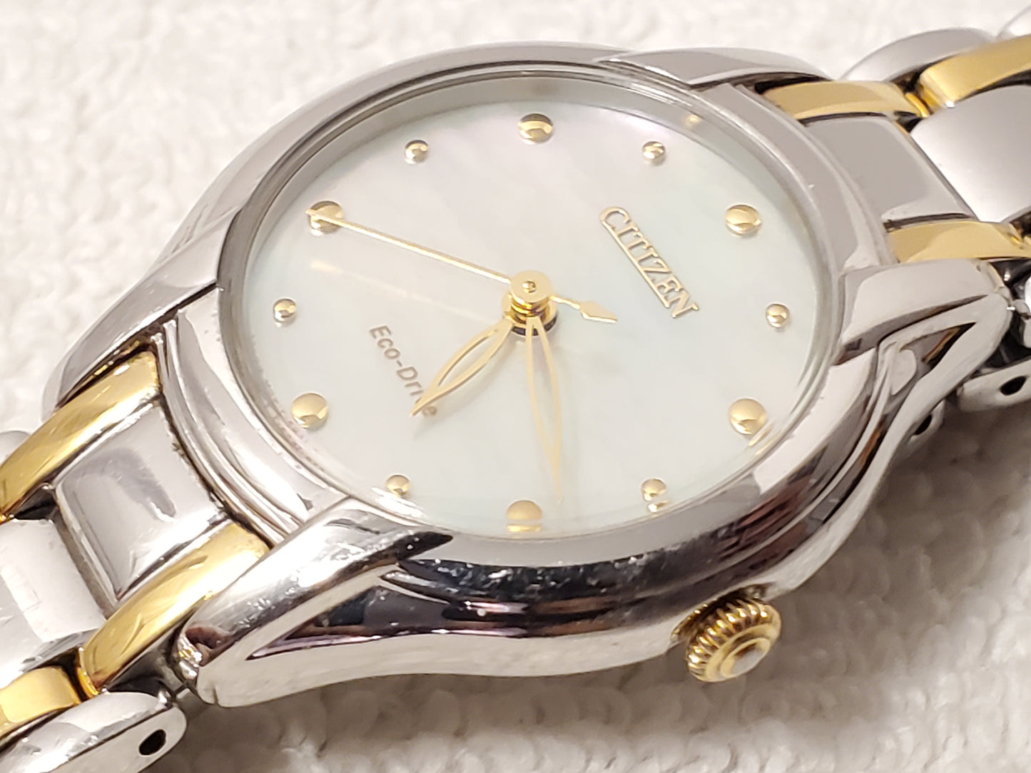 Vintage Citizen Eco Drive Women's Mother Pearl Dial Gold Tone St Steel Watch
