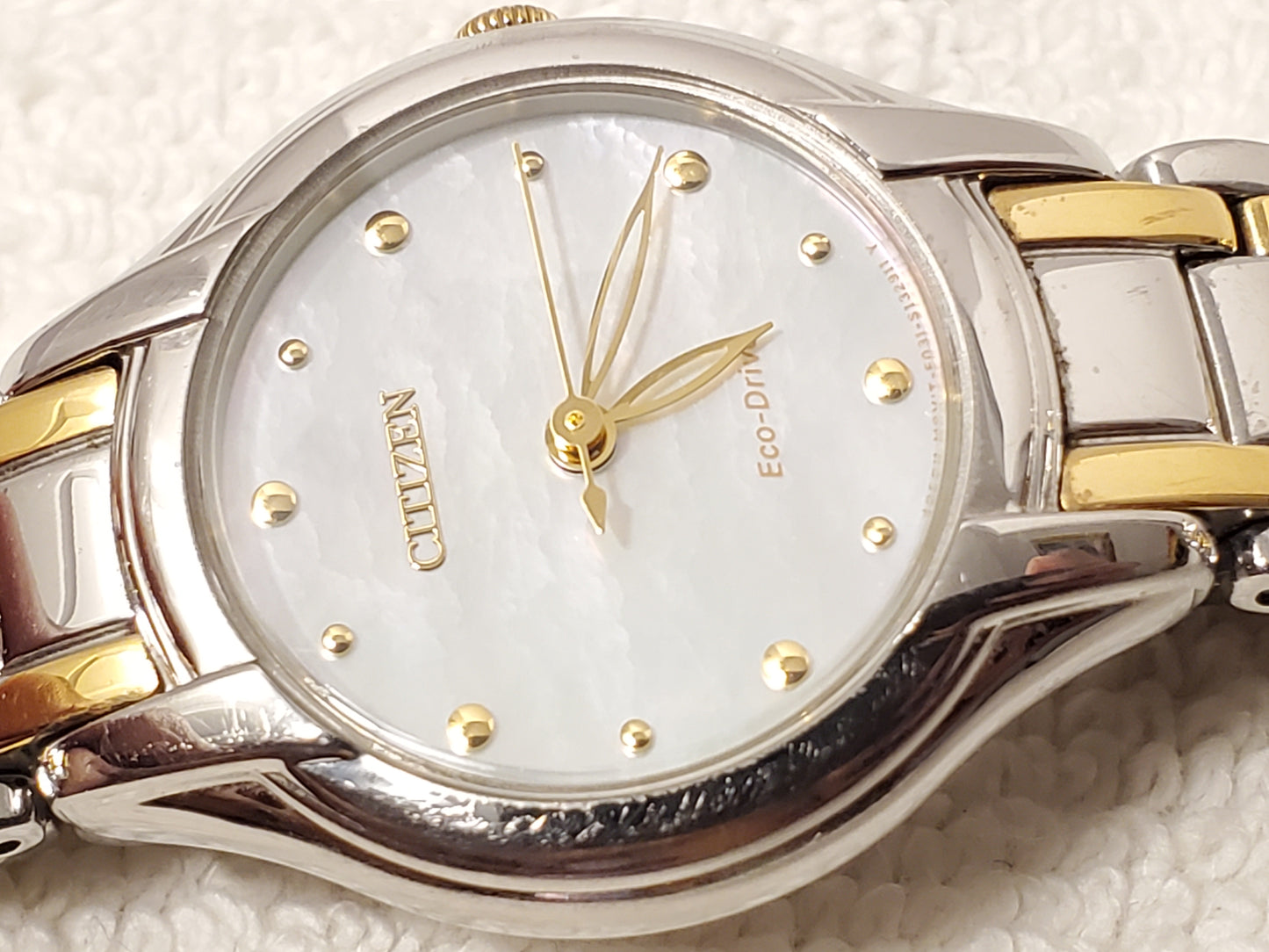 Vintage Citizen Eco Drive Women's Mother Pearl Dial Gold Tone St Steel Watch