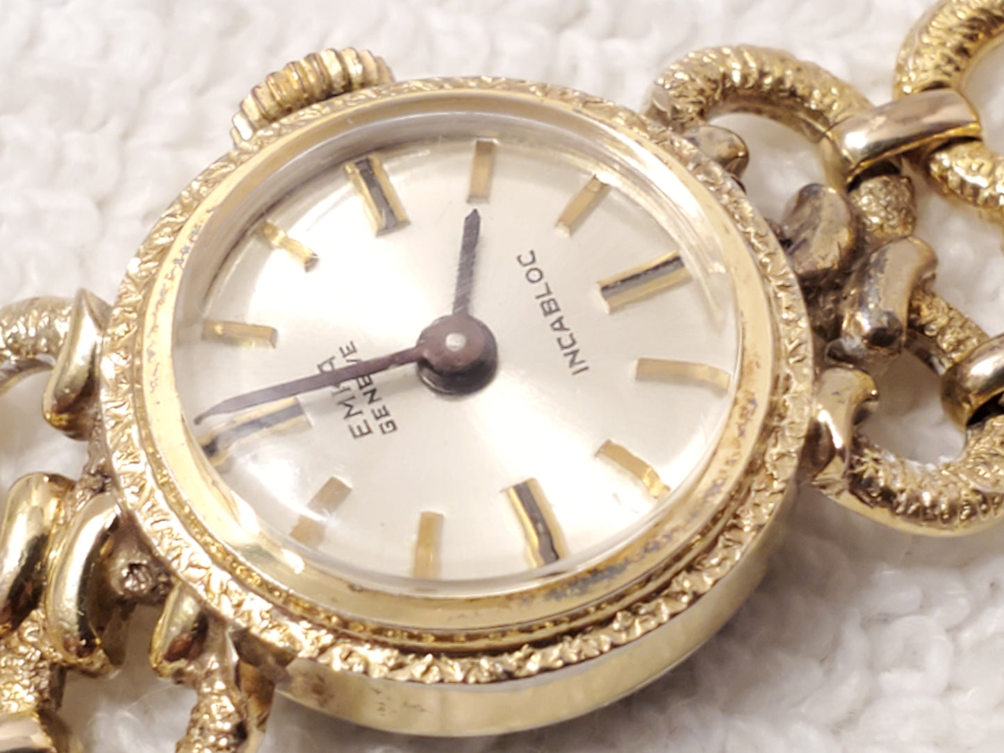 Vintage Emka Geneve Swiss Women's Wind Up Watch Seventeen Jewels Silver Dial