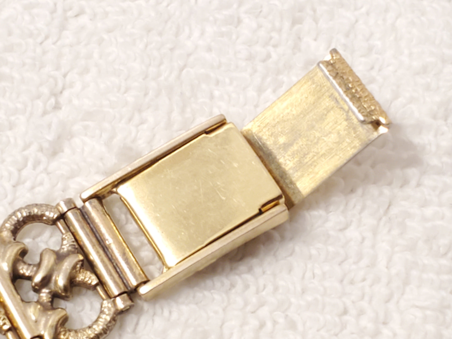 Vintage Emka Geneve Swiss Women's Wind Up Watch Seventeen Jewels Silver Dial